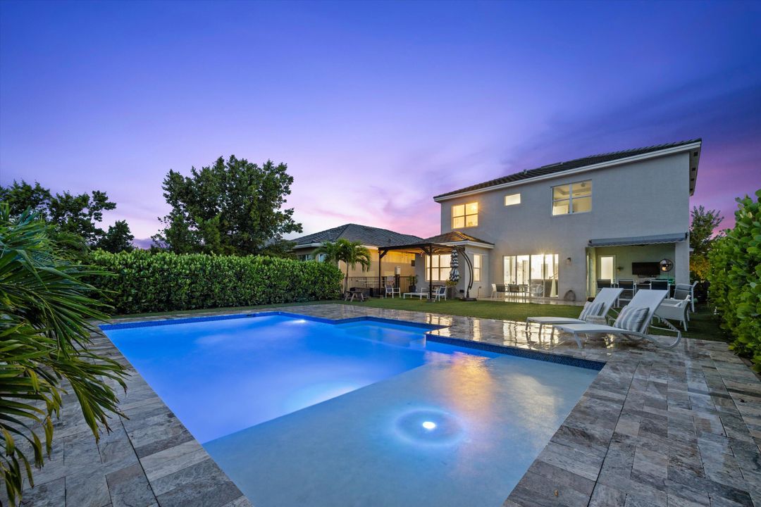 Active With Contract: $699,990 (4 beds, 3 baths, 2165 Square Feet)