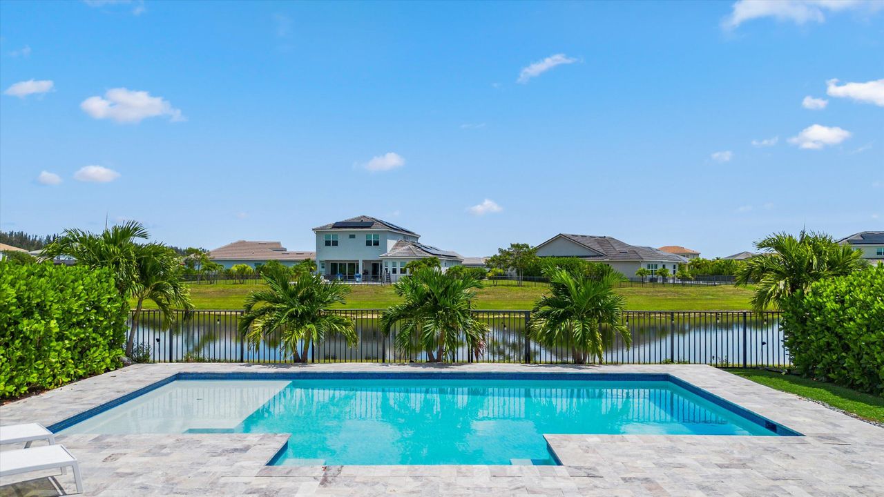 Active With Contract: $699,990 (4 beds, 3 baths, 2165 Square Feet)