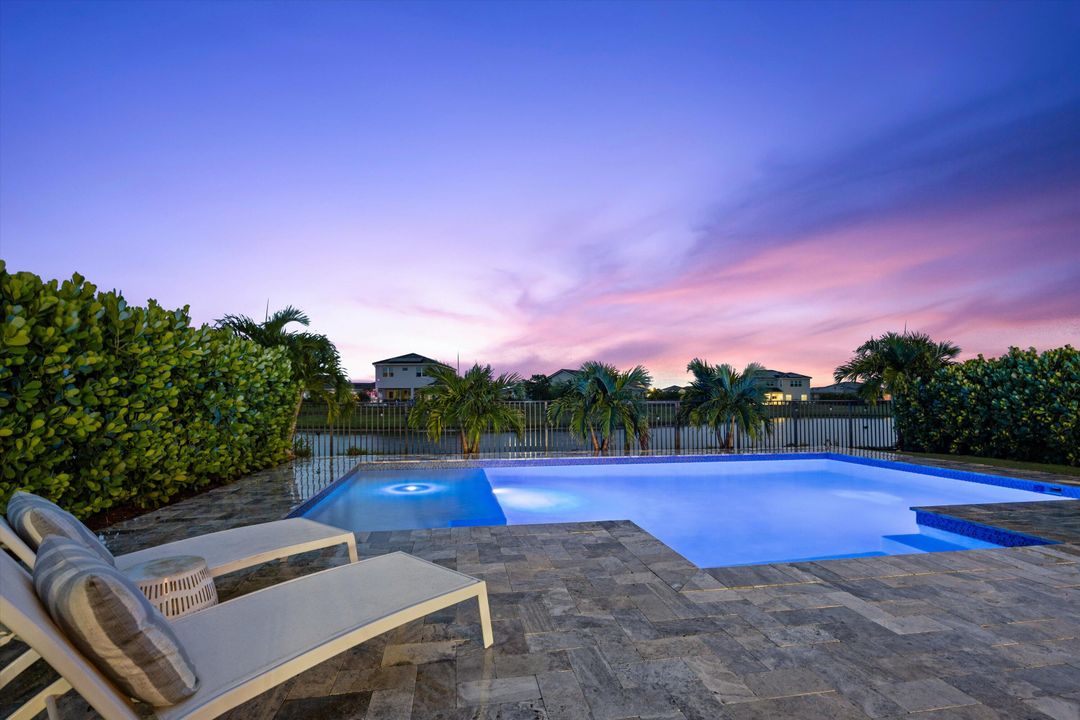 Active With Contract: $699,990 (4 beds, 3 baths, 2165 Square Feet)