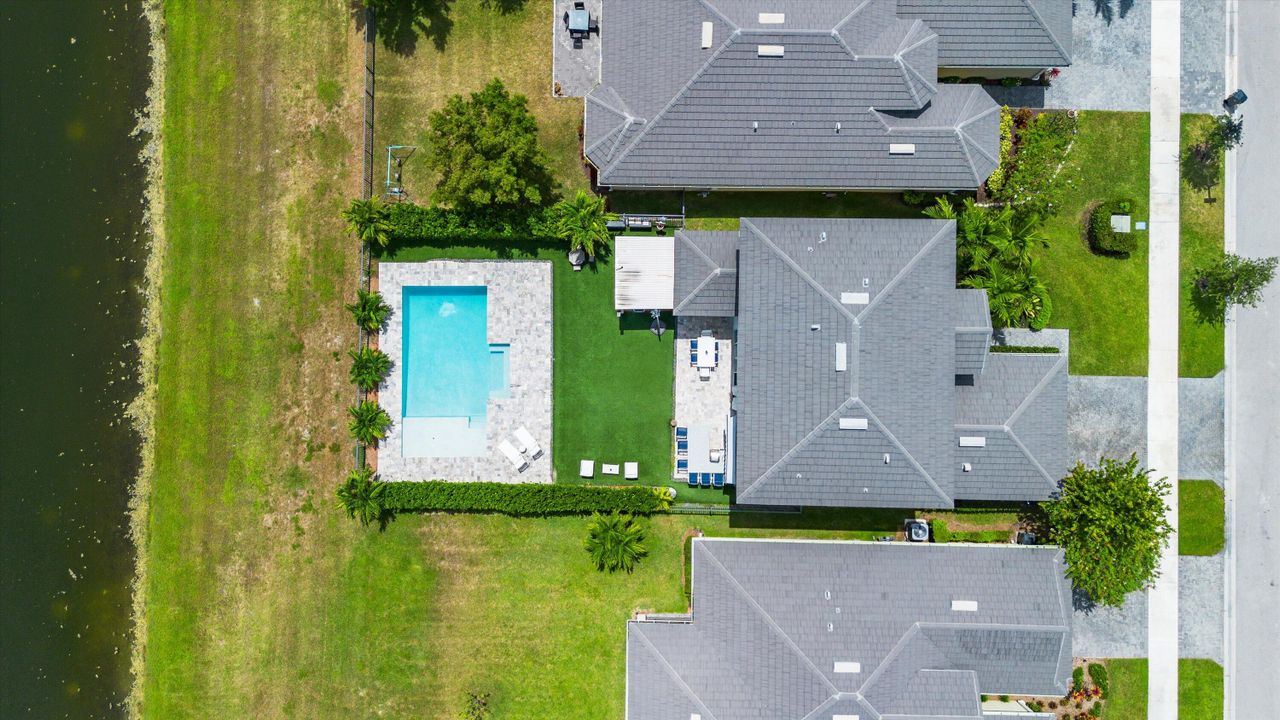 Active With Contract: $699,990 (4 beds, 3 baths, 2165 Square Feet)