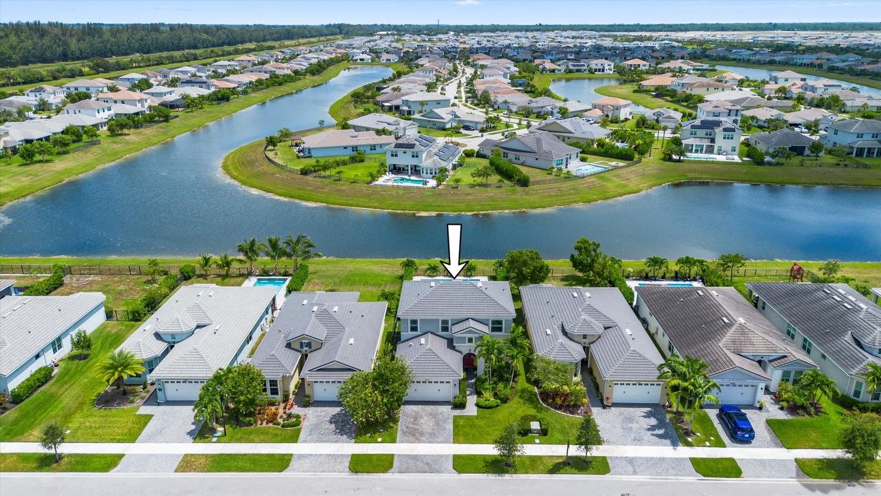 Active With Contract: $699,990 (4 beds, 3 baths, 2165 Square Feet)