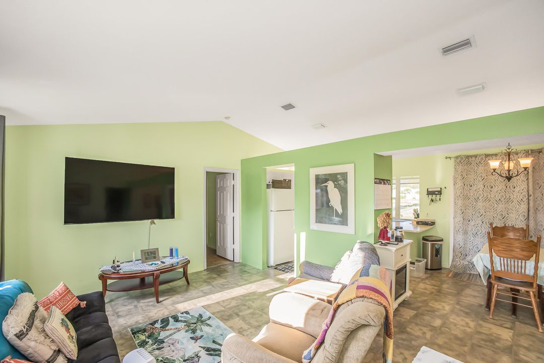 Activo con contrato: $265,000 (3 camas, 2 baños, 1206 Pies cuadrados)