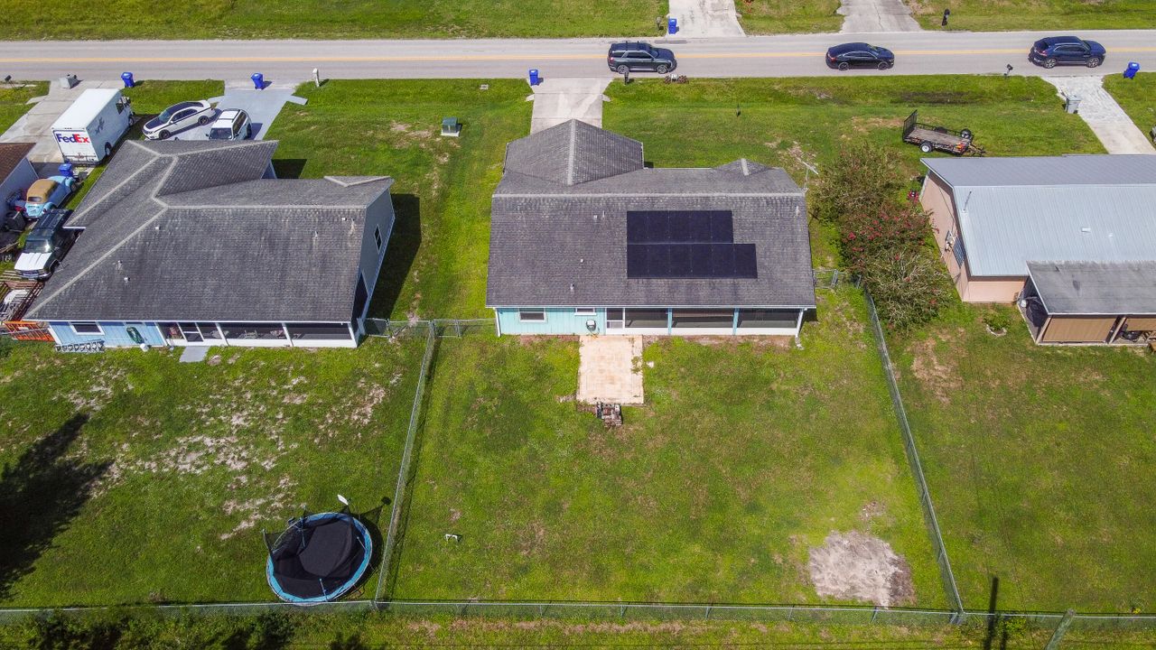 Activo con contrato: $265,000 (3 camas, 2 baños, 1206 Pies cuadrados)