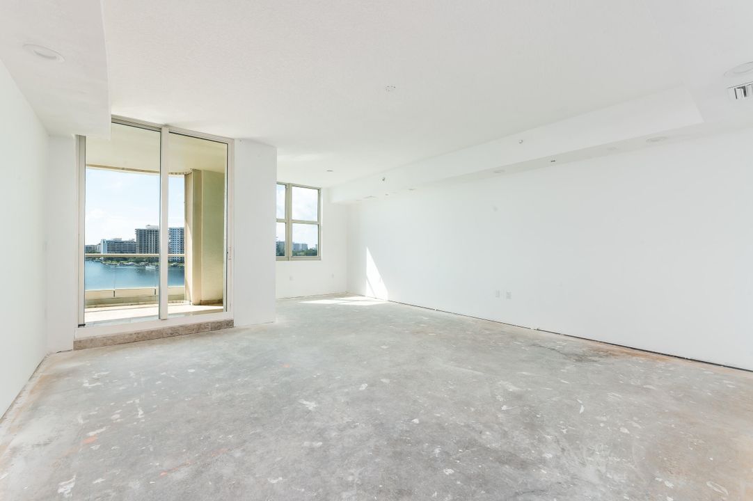 Active With Contract: $3,795,000 (3 beds, 4 baths, 4213 Square Feet)