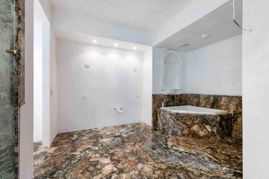 Active With Contract: $3,795,000 (3 beds, 4 baths, 4213 Square Feet)