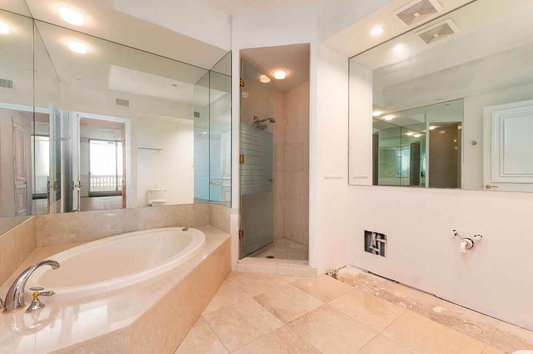 Active With Contract: $3,795,000 (3 beds, 4 baths, 4213 Square Feet)