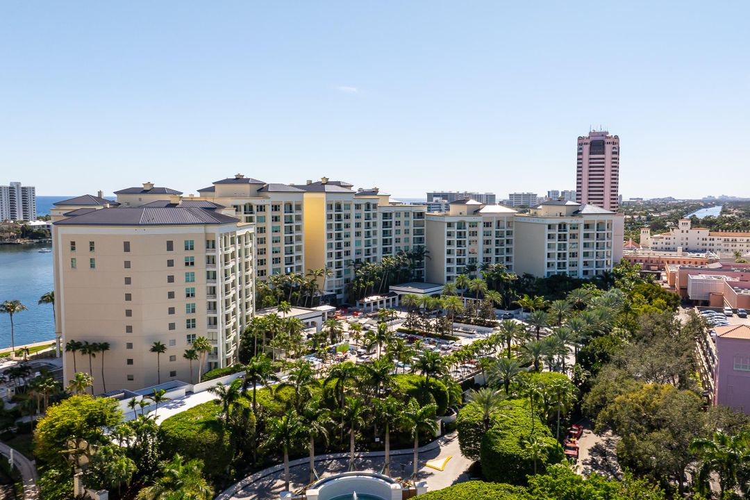 Active With Contract: $3,795,000 (3 beds, 4 baths, 4213 Square Feet)