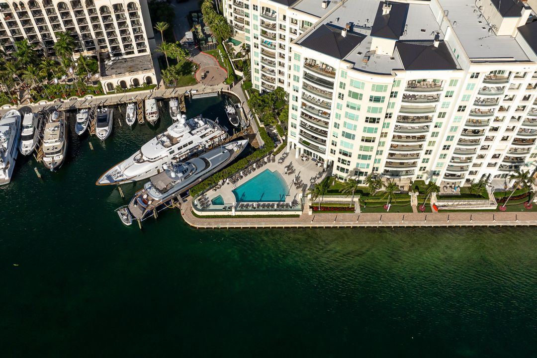 Active With Contract: $3,795,000 (3 beds, 4 baths, 4213 Square Feet)