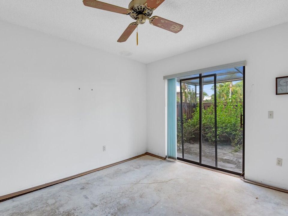 合同活跃: $159,900 (2 贝兹, 2 浴室, 1688 平方英尺)