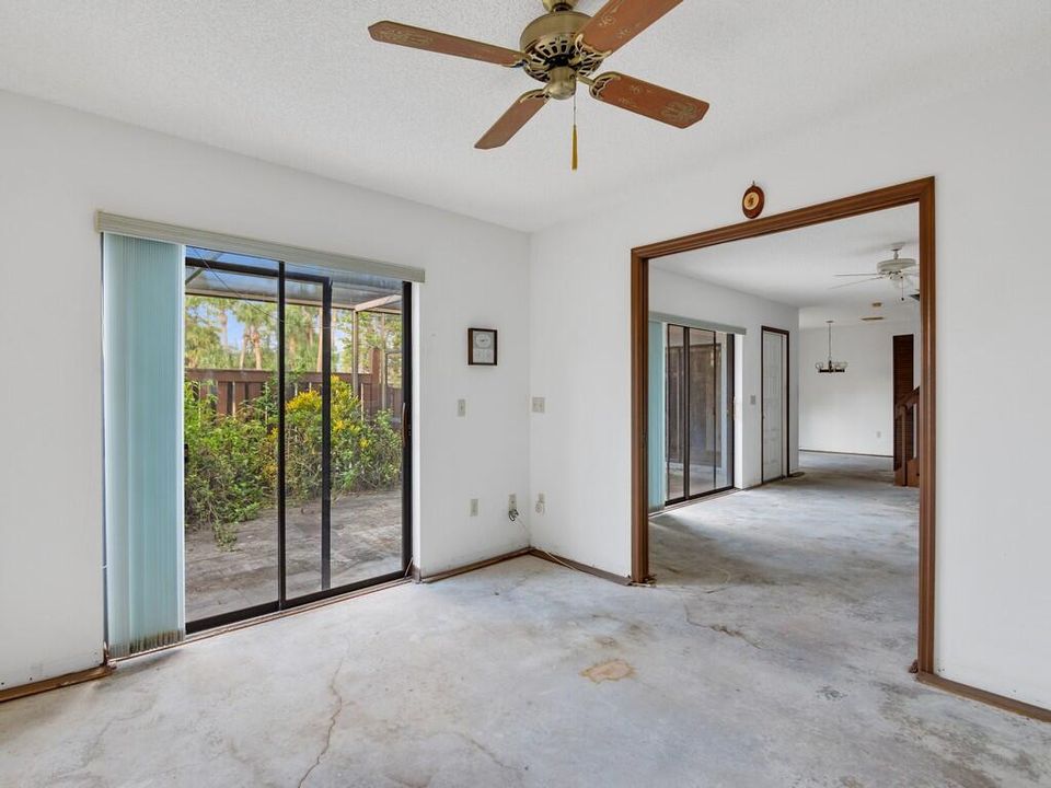 合同活跃: $159,900 (2 贝兹, 2 浴室, 1688 平方英尺)