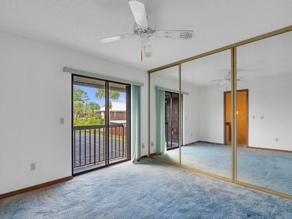 合同活跃: $159,900 (2 贝兹, 2 浴室, 1688 平方英尺)