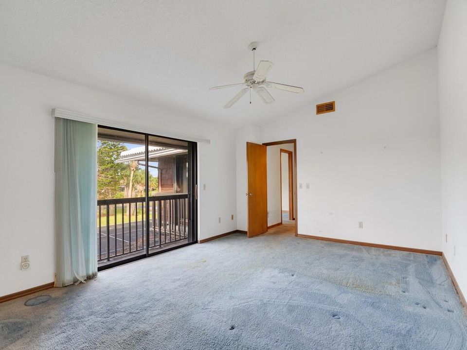 合同活跃: $159,900 (2 贝兹, 2 浴室, 1688 平方英尺)