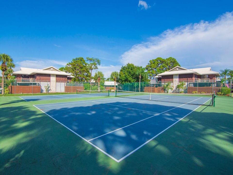 合同活跃: $159,900 (2 贝兹, 2 浴室, 1688 平方英尺)