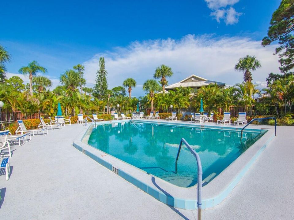 合同活跃: $159,900 (2 贝兹, 2 浴室, 1688 平方英尺)