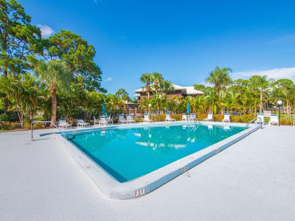 合同活跃: $159,900 (2 贝兹, 2 浴室, 1688 平方英尺)