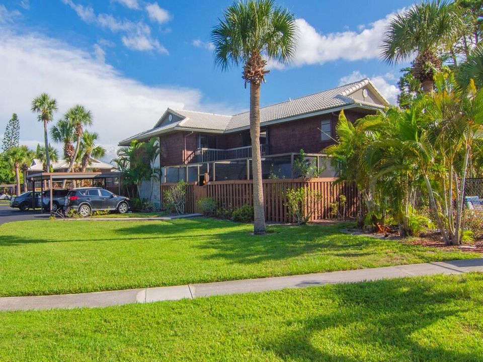 合同活跃: $159,900 (2 贝兹, 2 浴室, 1688 平方英尺)