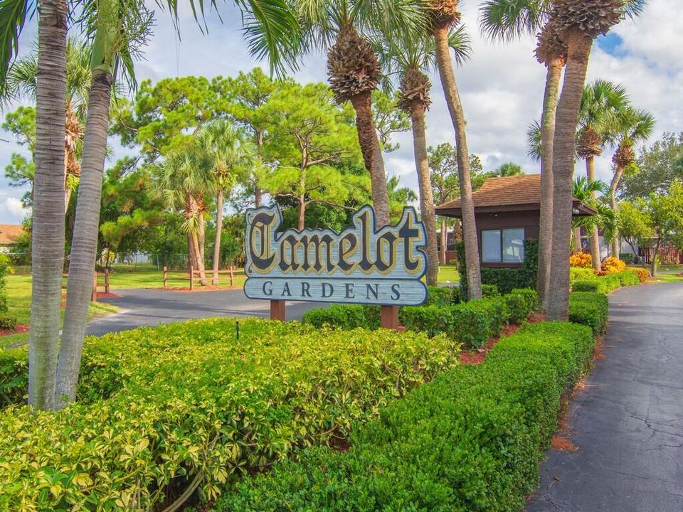 合同活跃: $159,900 (2 贝兹, 2 浴室, 1688 平方英尺)