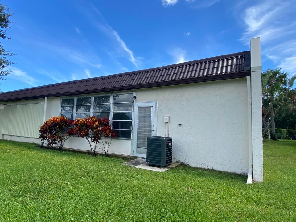 Под контрактом: $180,000 (2 спален, 2 ванн, 1327 Квадратных фут)