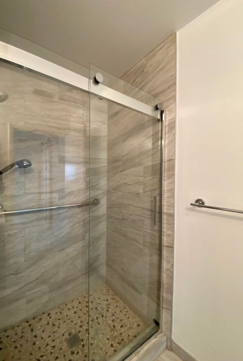 Под контрактом: $180,000 (2 спален, 2 ванн, 1327 Квадратных фут)