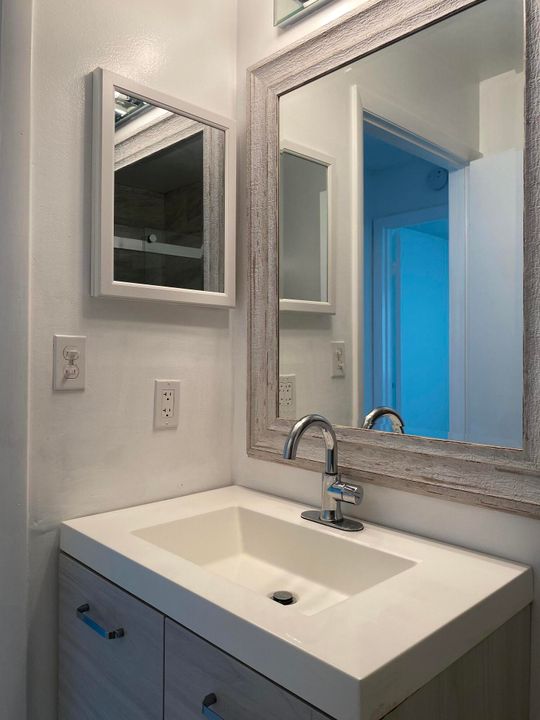 Под контрактом: $180,000 (2 спален, 2 ванн, 1327 Квадратных фут)