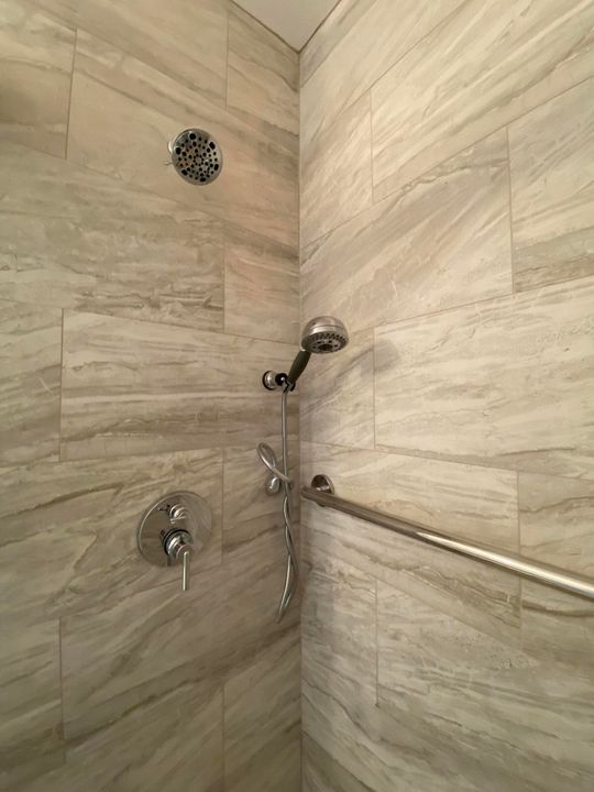 Под контрактом: $180,000 (2 спален, 2 ванн, 1327 Квадратных фут)