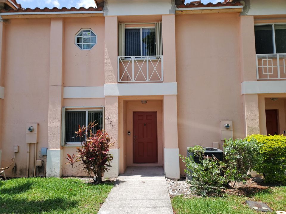 Recientemente alquilado: $2,200 (2 camas, 2 baños, 1361 Pies cuadrados)