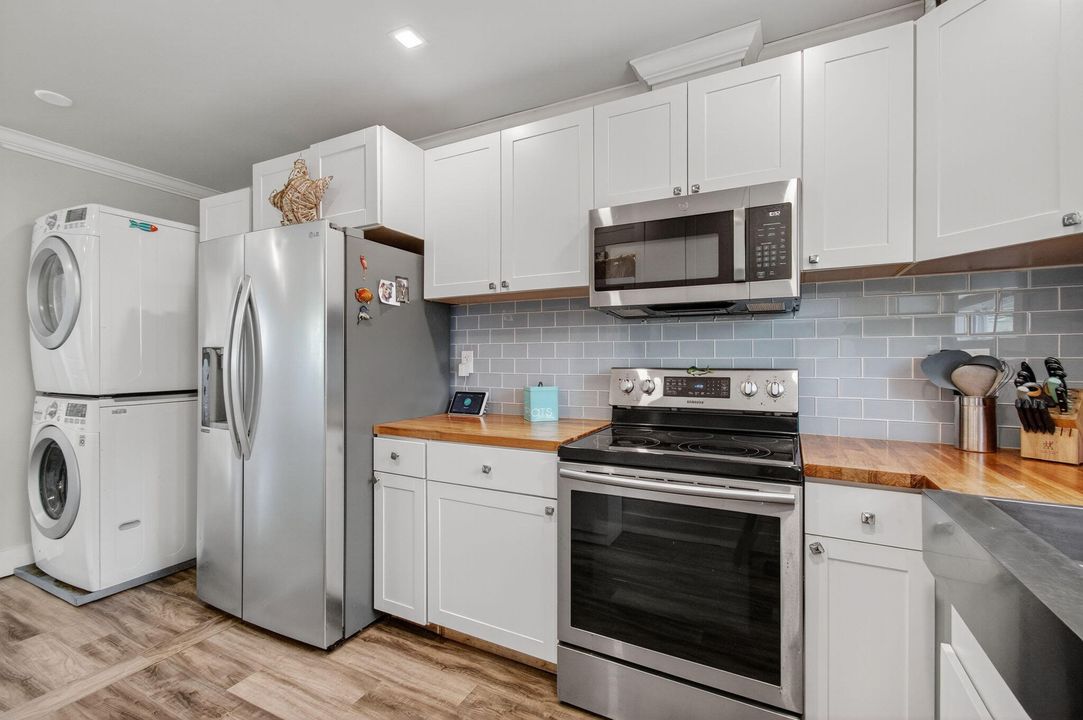 Activo con contrato: $410,000 (3 camas, 2 baños, 951 Pies cuadrados)