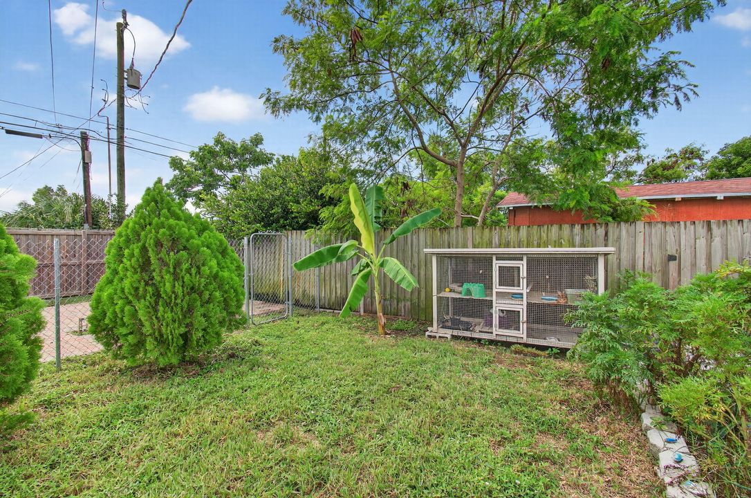 Activo con contrato: $410,000 (3 camas, 2 baños, 951 Pies cuadrados)