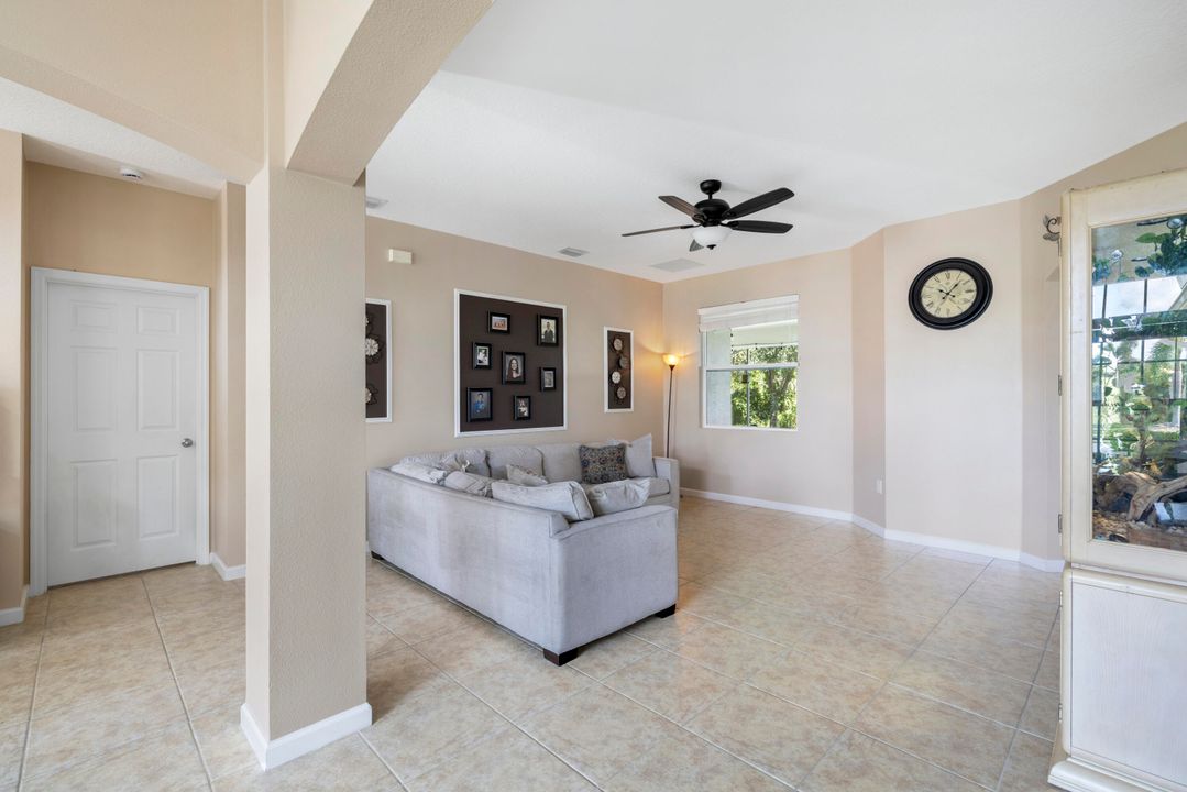 En Venta: $515,000 (4 camas, 3 baños, 2545 Pies cuadrados)