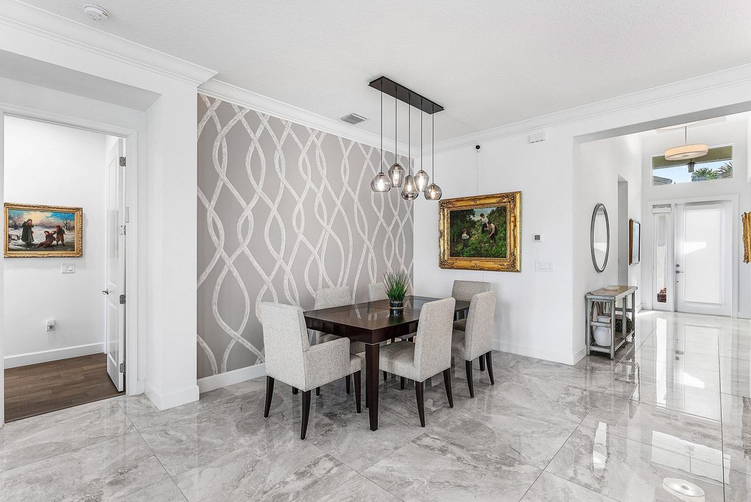 Activo con contrato: $1,150,000 (4 camas, 3 baños, 2313 Pies cuadrados)