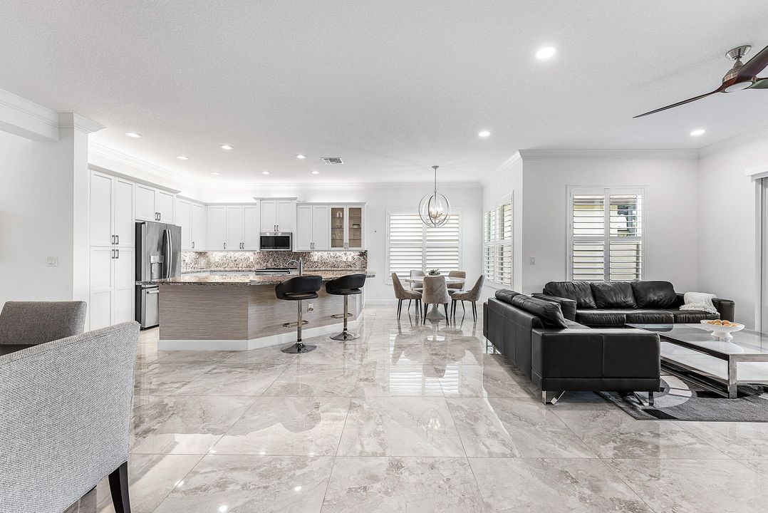 Activo con contrato: $1,150,000 (4 camas, 3 baños, 2313 Pies cuadrados)