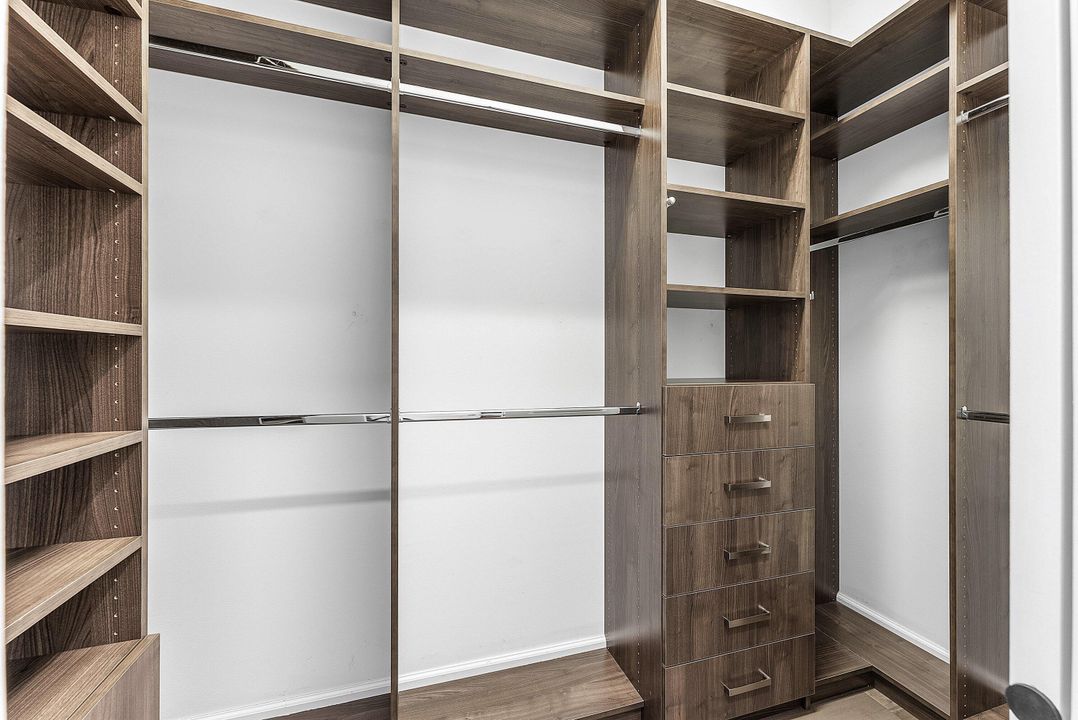 Activo con contrato: $1,150,000 (4 camas, 3 baños, 2313 Pies cuadrados)