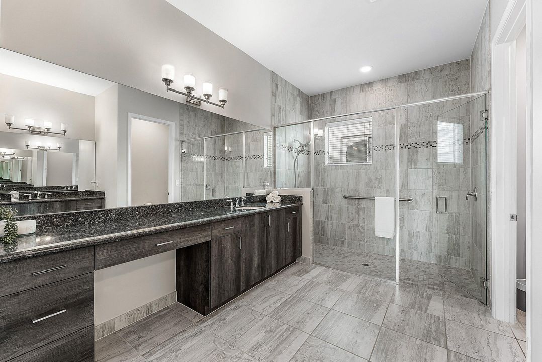 Activo con contrato: $1,150,000 (4 camas, 3 baños, 2313 Pies cuadrados)