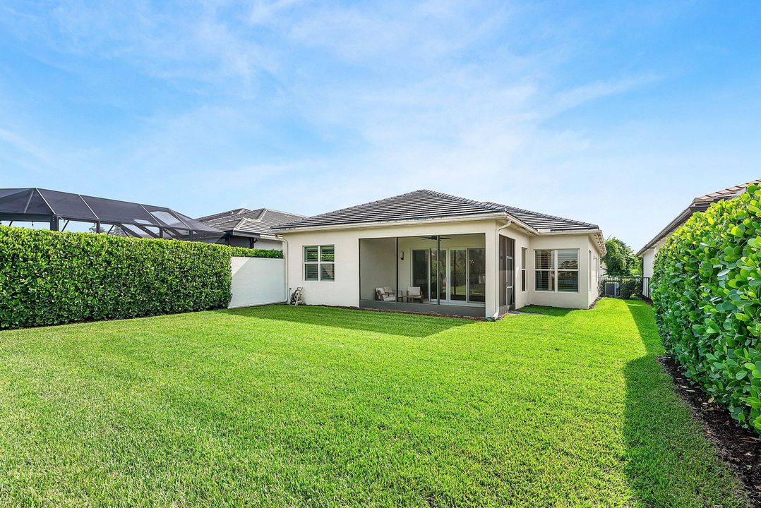 Activo con contrato: $1,150,000 (4 camas, 3 baños, 2313 Pies cuadrados)