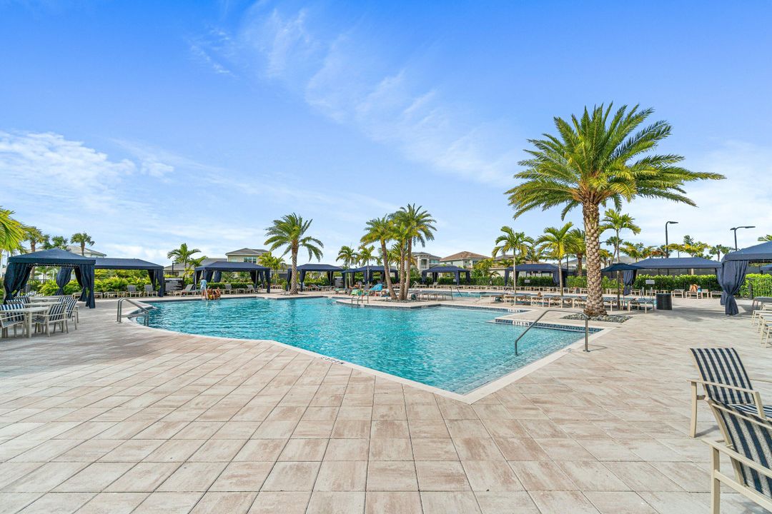 Activo con contrato: $1,150,000 (4 camas, 3 baños, 2313 Pies cuadrados)