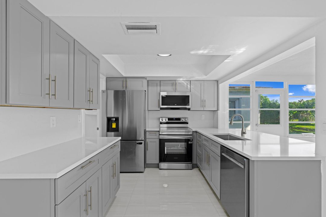 待售: $355,000 (2 贝兹, 2 浴室, 1600 平方英尺)