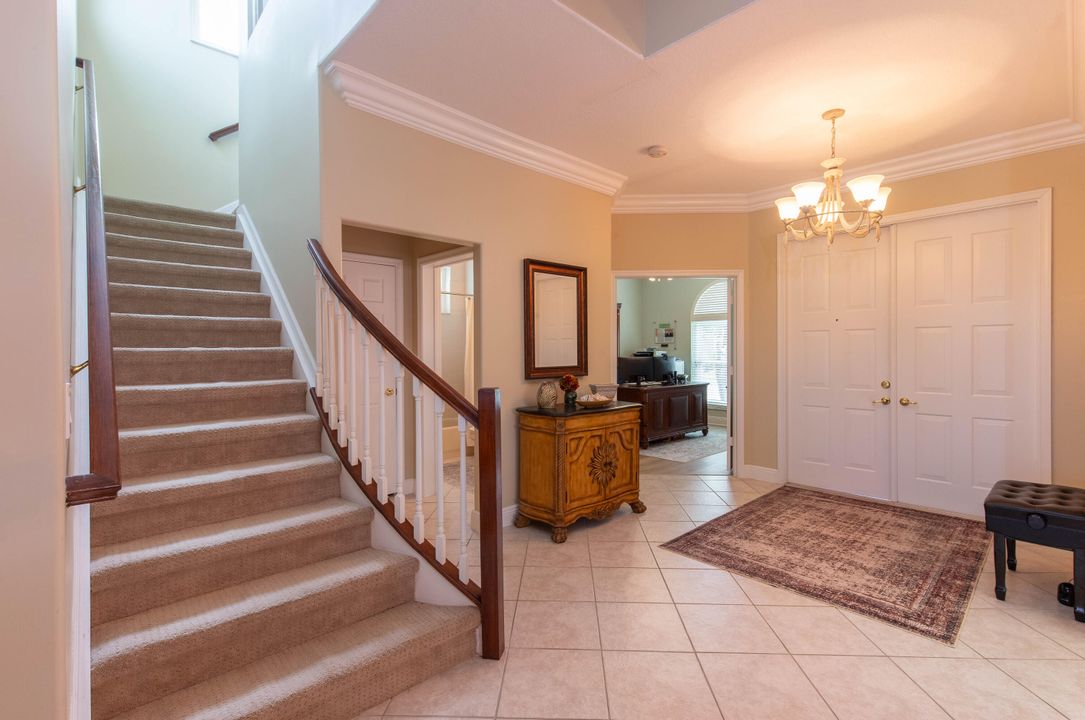 Activo con contrato: $929,800 (4 camas, 3 baños, 2871 Pies cuadrados)