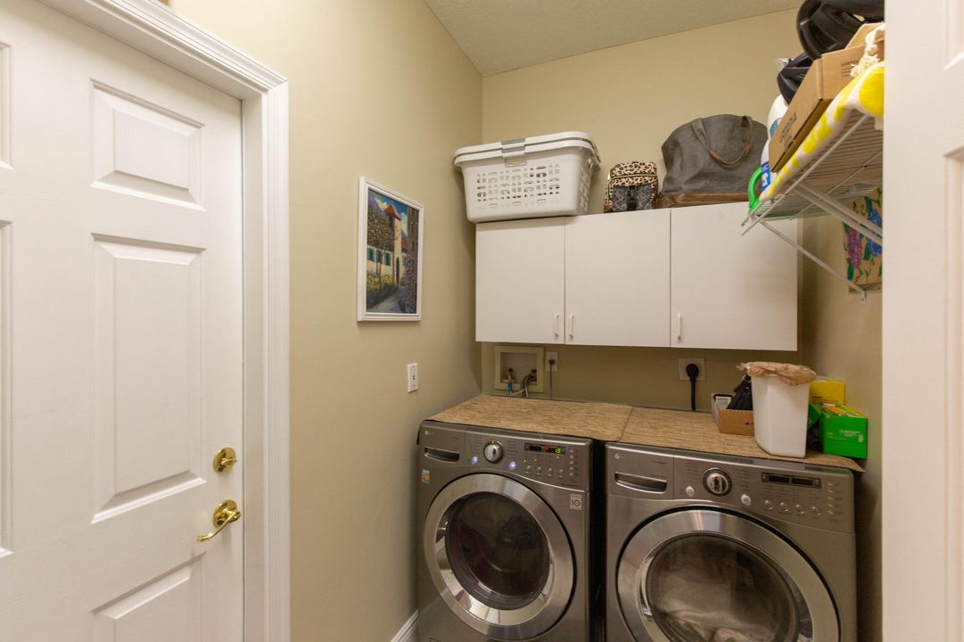 Activo con contrato: $929,800 (4 camas, 3 baños, 2871 Pies cuadrados)