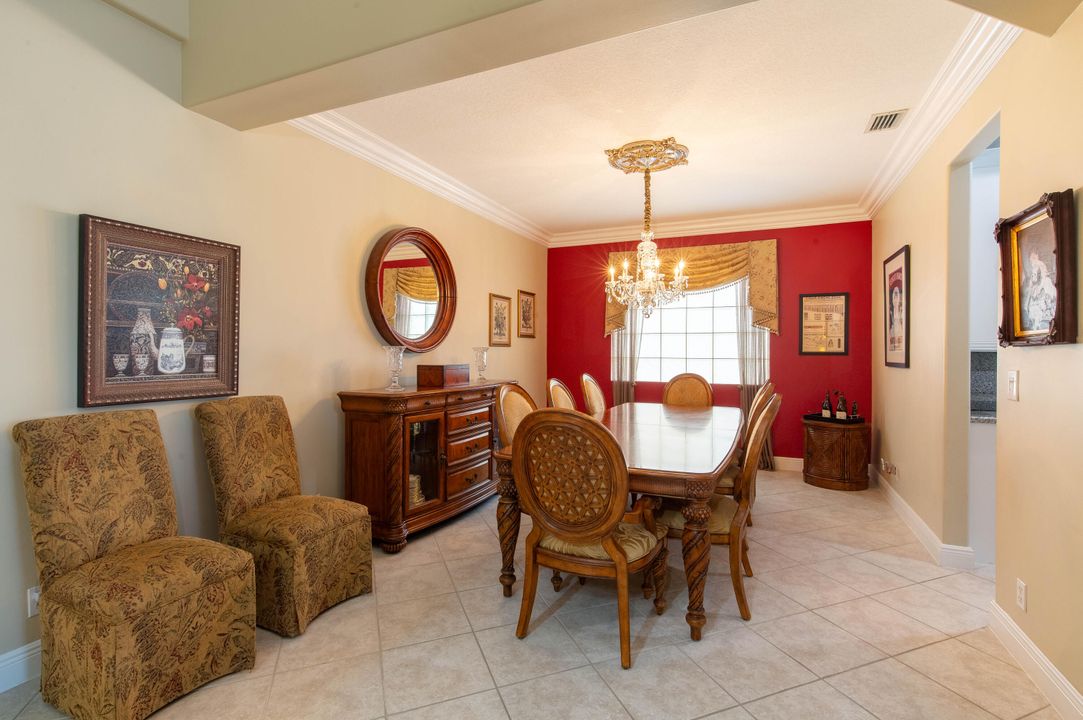 Activo con contrato: $929,800 (4 camas, 3 baños, 2871 Pies cuadrados)