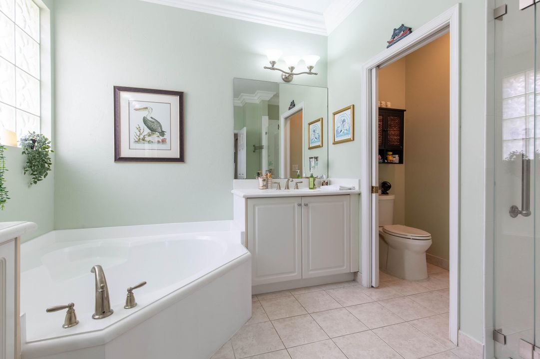 Activo con contrato: $929,800 (4 camas, 3 baños, 2871 Pies cuadrados)