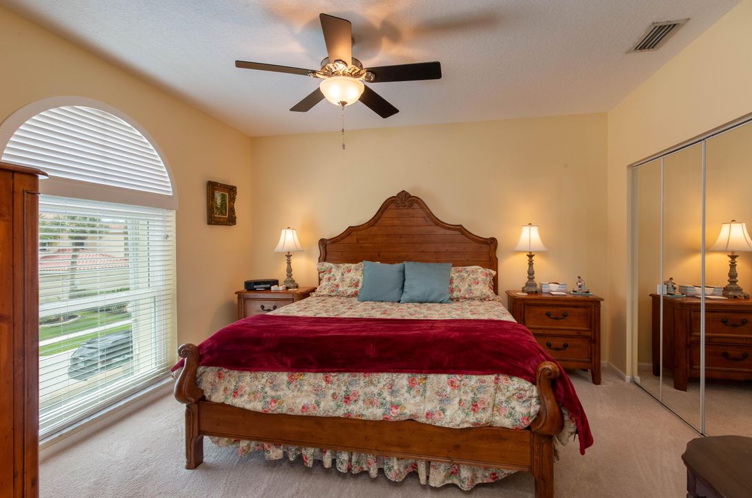 Activo con contrato: $929,800 (4 camas, 3 baños, 2871 Pies cuadrados)