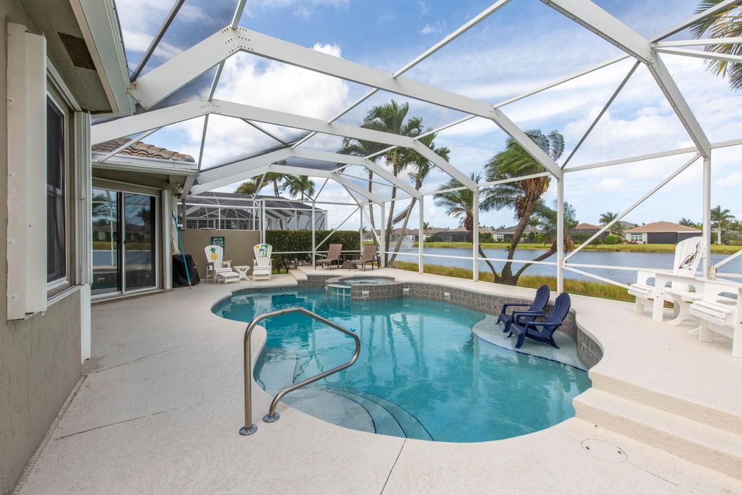 Activo con contrato: $929,800 (4 camas, 3 baños, 2871 Pies cuadrados)