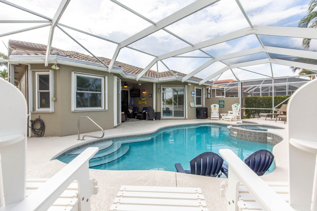 Activo con contrato: $929,800 (4 camas, 3 baños, 2871 Pies cuadrados)