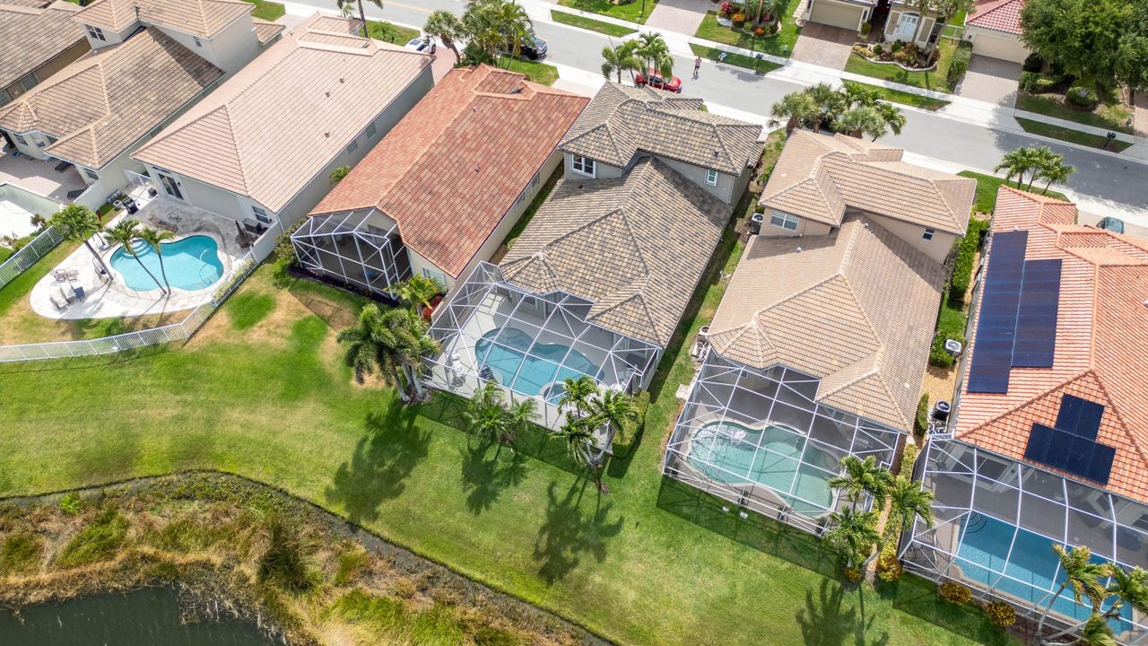 Activo con contrato: $929,800 (4 camas, 3 baños, 2871 Pies cuadrados)