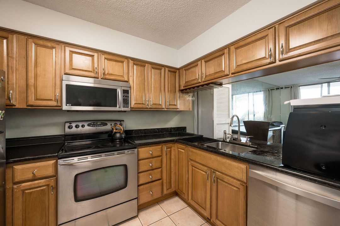 En Venta: $499,000 (2 camas, 2 baños, 808 Pies cuadrados)