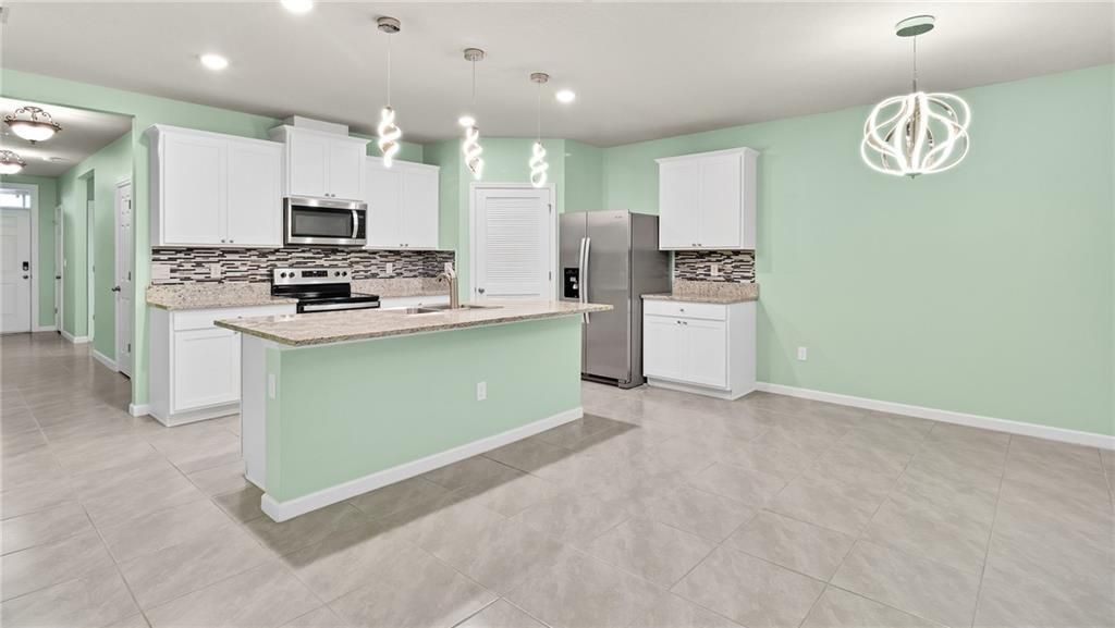 For Sale: $359,900 (4 beds, 2 baths, 1828 Square Feet)