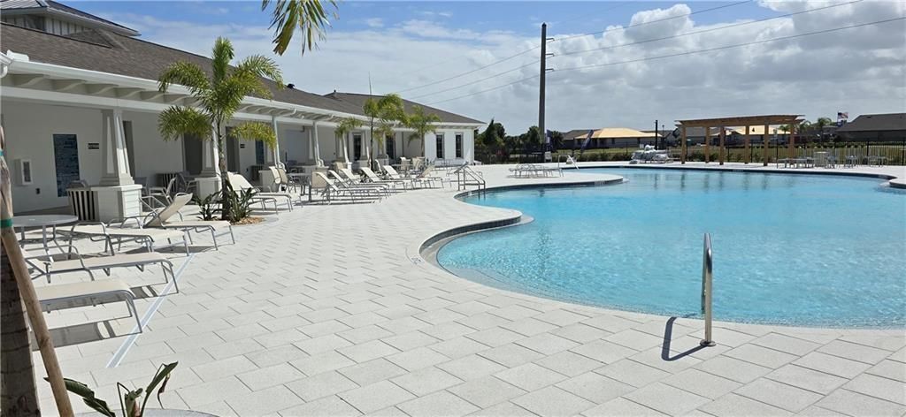 For Sale: $359,900 (4 beds, 2 baths, 1828 Square Feet)