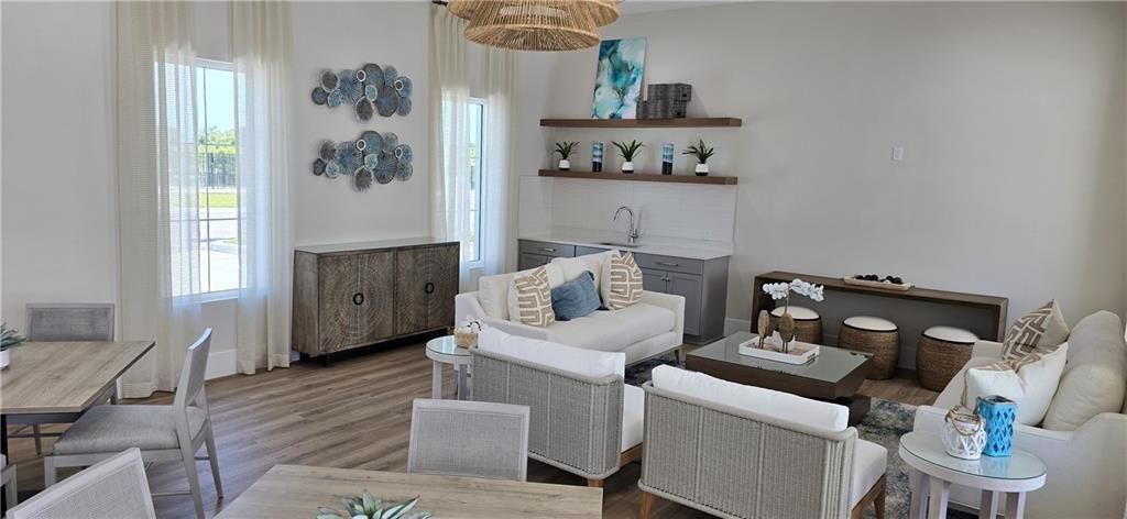 For Sale: $359,900 (4 beds, 2 baths, 1828 Square Feet)