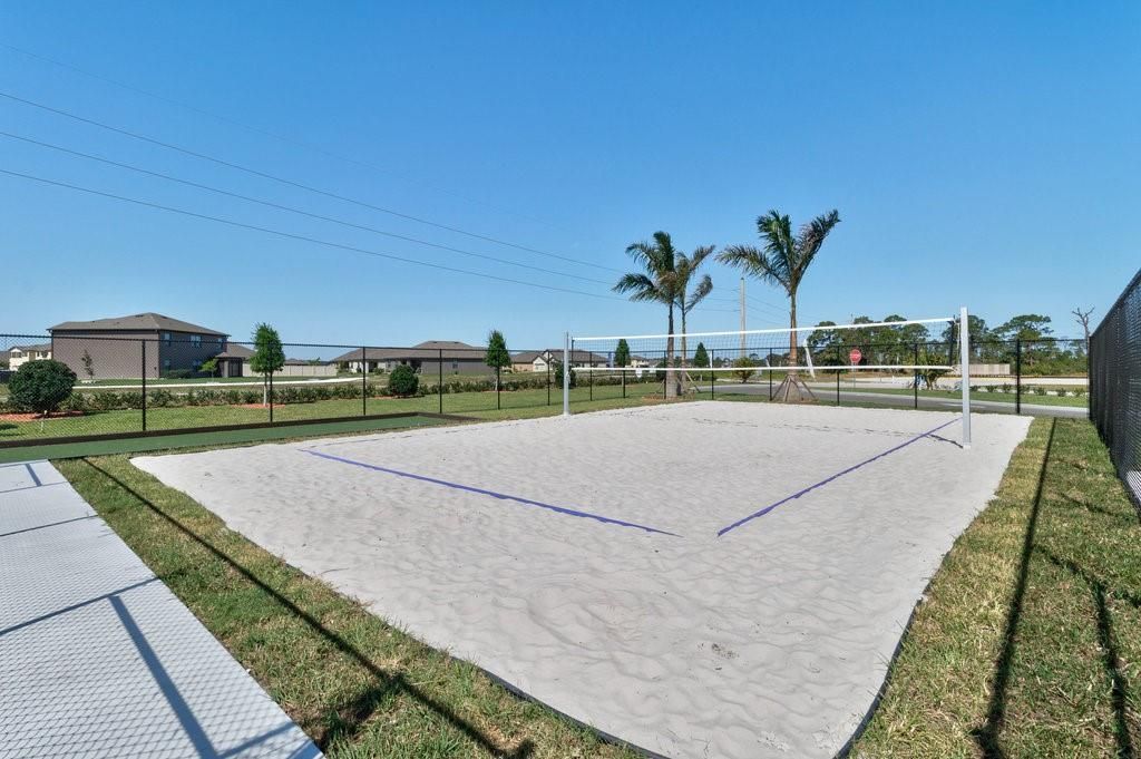 For Sale: $359,900 (4 beds, 2 baths, 1828 Square Feet)