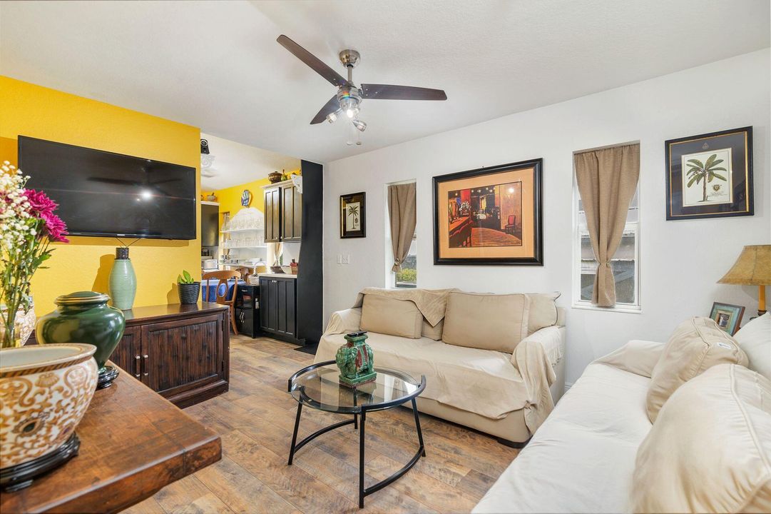 En Venta: $3,199,000 (4 camas, 4 baños, 1729 Pies cuadrados)